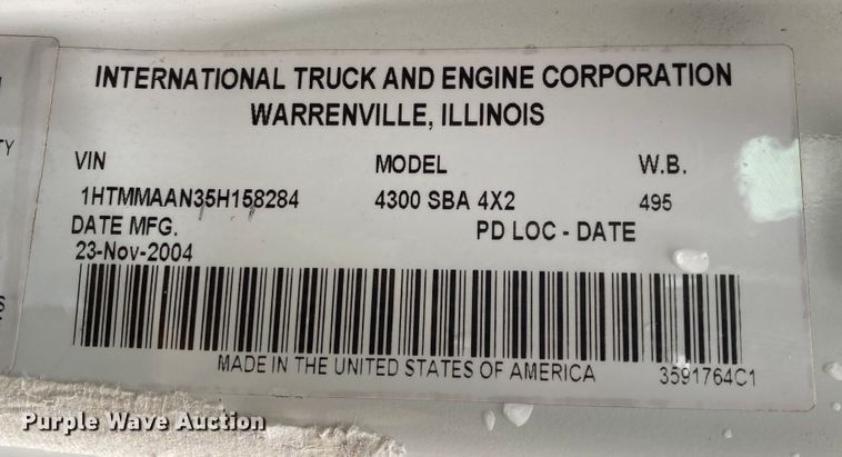image for item JN9200 2005 International 4300  utility / service truck