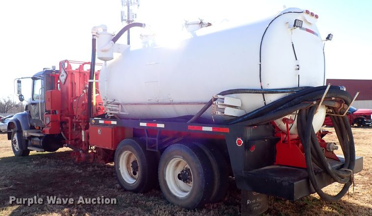 image for item JO9702 2003 Mack CV713  vacuum truck