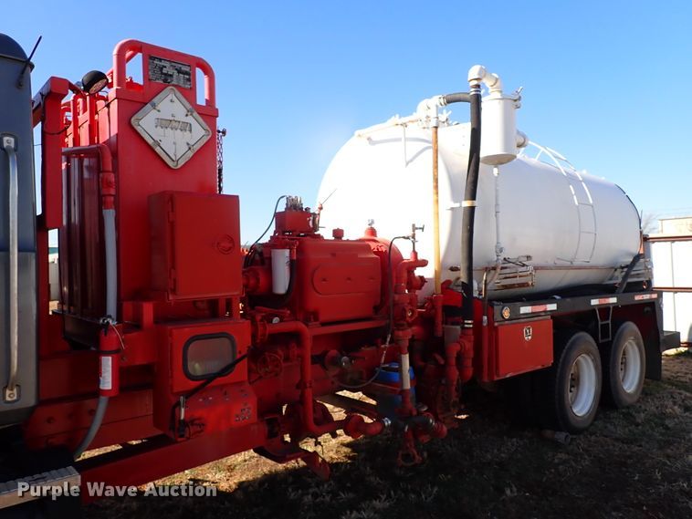 image for item JO9702 2003 Mack CV713  vacuum truck