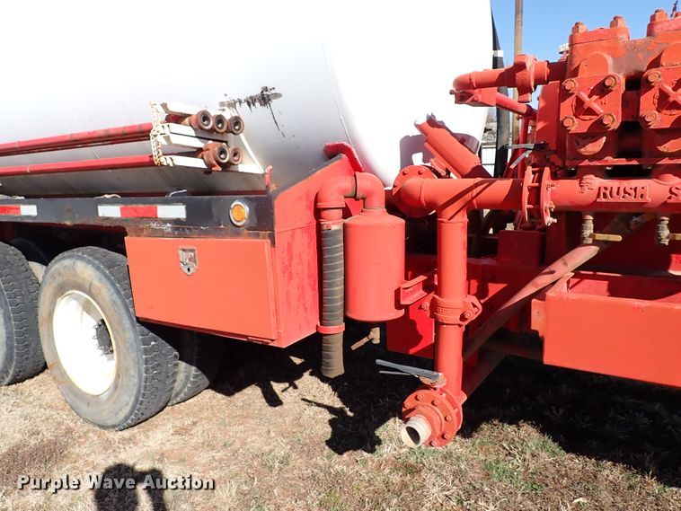 image for item JO9702 2003 Mack CV713  vacuum truck