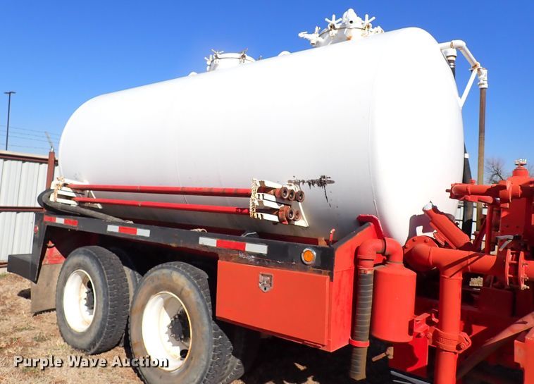 image for item JO9702 2003 Mack CV713  vacuum truck