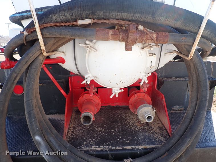 image for item JO9702 2003 Mack CV713  vacuum truck