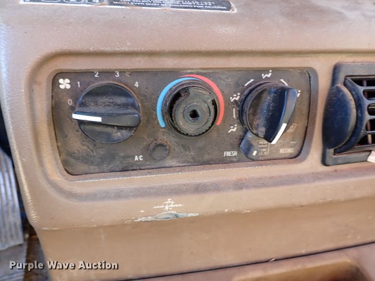 image for item JO9702 2003 Mack CV713  vacuum truck