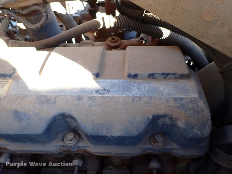 image for item JO9702 2003 Mack CV713  vacuum truck