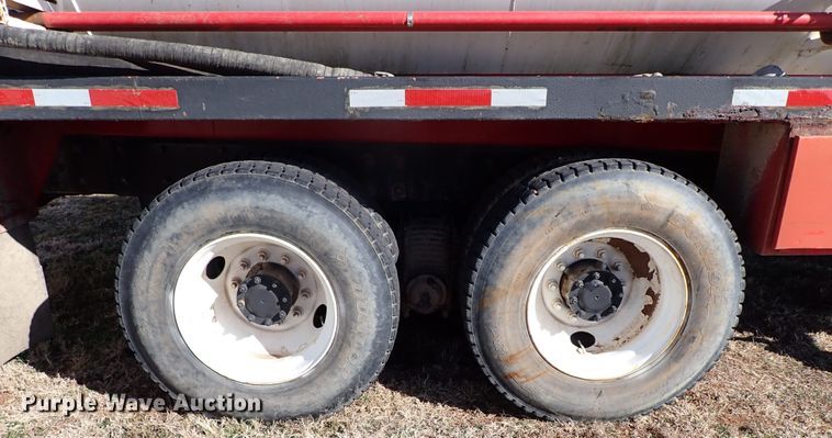 image for item JO9702 2003 Mack CV713  vacuum truck