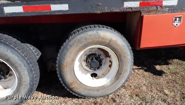 image for item JO9702 2003 Mack CV713  vacuum truck