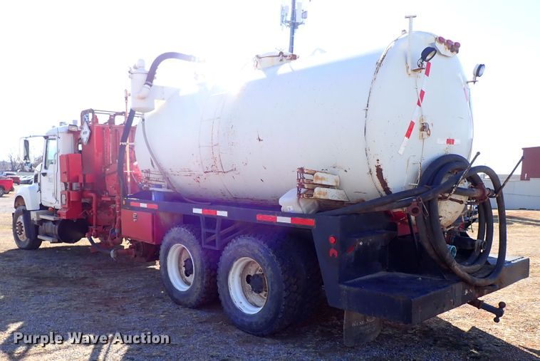 image for item JO9703 2003 Mack CV713  vacuum truck