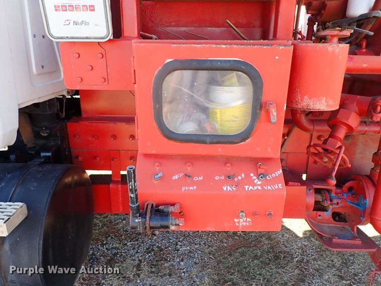 image for item JO9703 2003 Mack CV713  vacuum truck