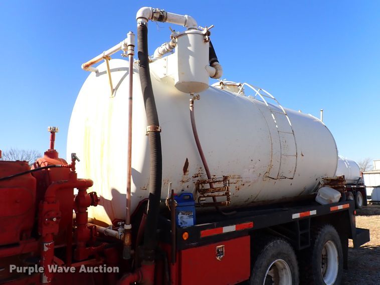 image for item JO9703 2003 Mack CV713  vacuum truck