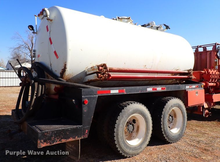 image for item JO9703 2003 Mack CV713  vacuum truck