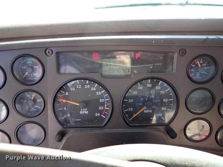 image for item JO9703 2003 Mack CV713  vacuum truck