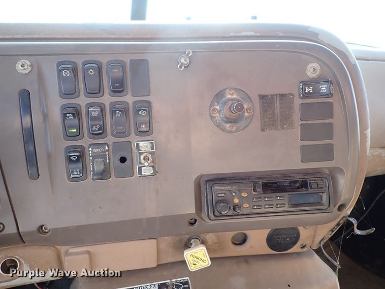 image for item JO9703 2003 Mack CV713  vacuum truck