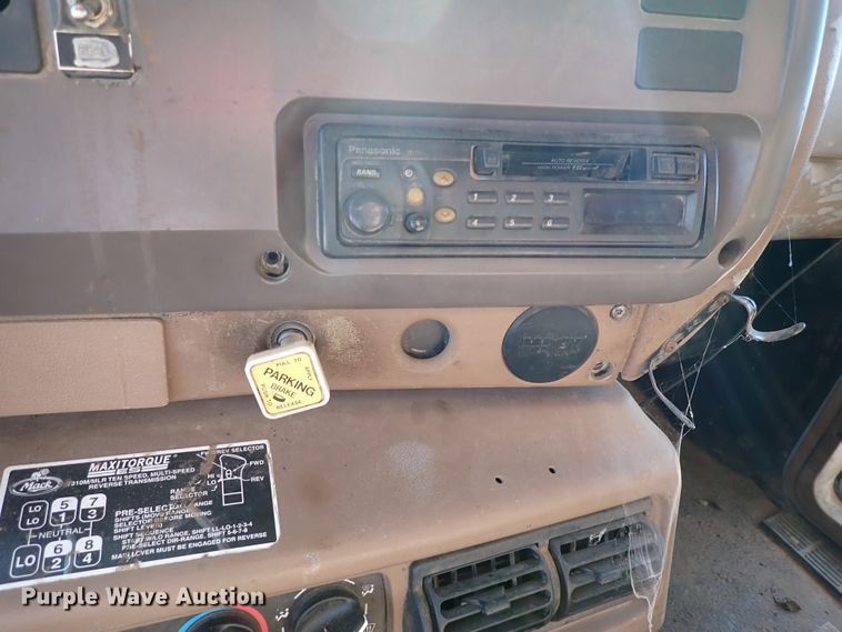 image for item JO9703 2003 Mack CV713  vacuum truck