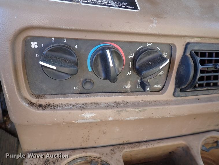 image for item JO9703 2003 Mack CV713  vacuum truck