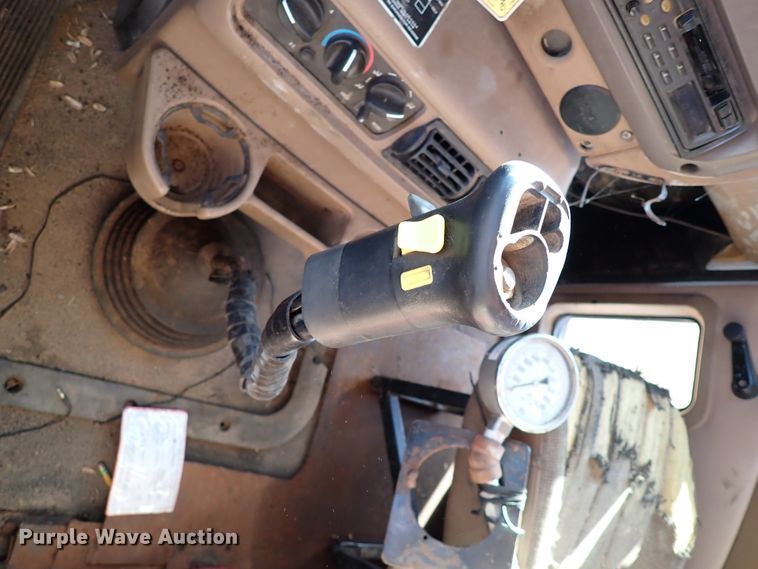 image for item JO9703 2003 Mack CV713  vacuum truck