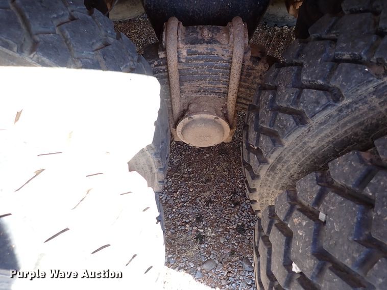 image for item JO9703 2003 Mack CV713  vacuum truck