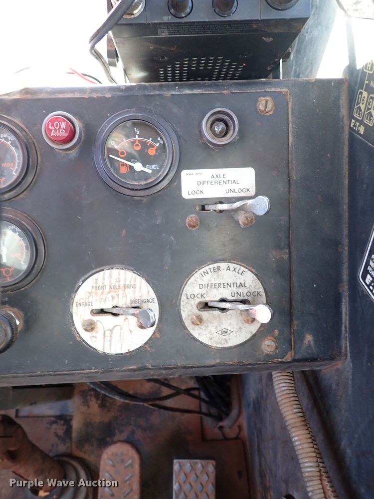 image for item JO9704 Gradall  water wagon