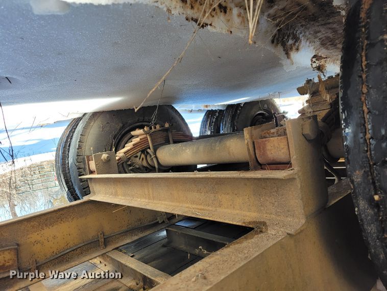 image for item JP9029 2000 Belshe  equipment trailer