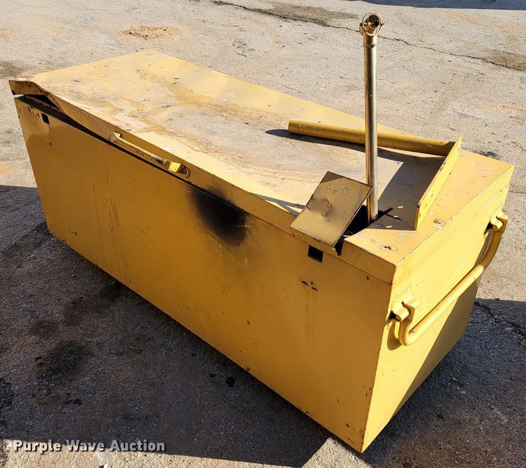 image for item JP9029 2000 Belshe  equipment trailer