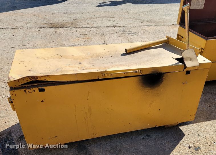 image for item JP9029 2000 Belshe  equipment trailer