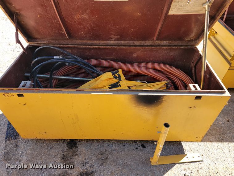 image for item JP9029 2000 Belshe  equipment trailer