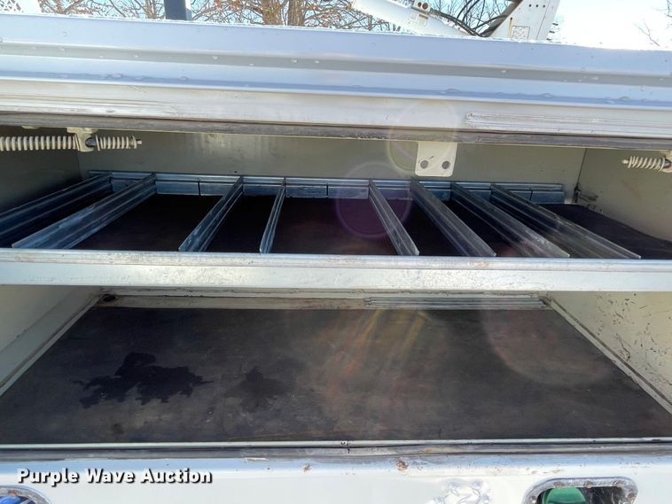 image for item JR9858 2011 Ford F550 Super Duty XL  utility / service truck