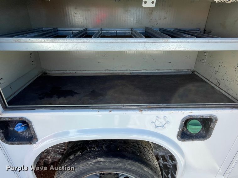 image for item JR9858 2011 Ford F550 Super Duty XL  utility / service truck