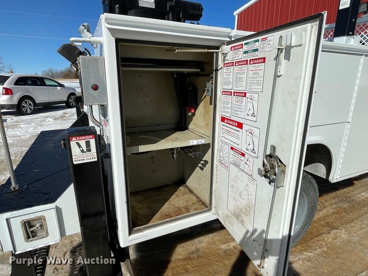 image for item JR9858 2011 Ford F550 Super Duty XL  utility / service truck