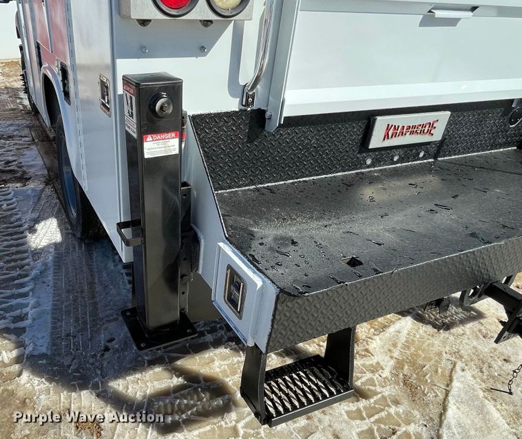 image for item JR9858 2011 Ford F550 Super Duty XL  utility / service truck