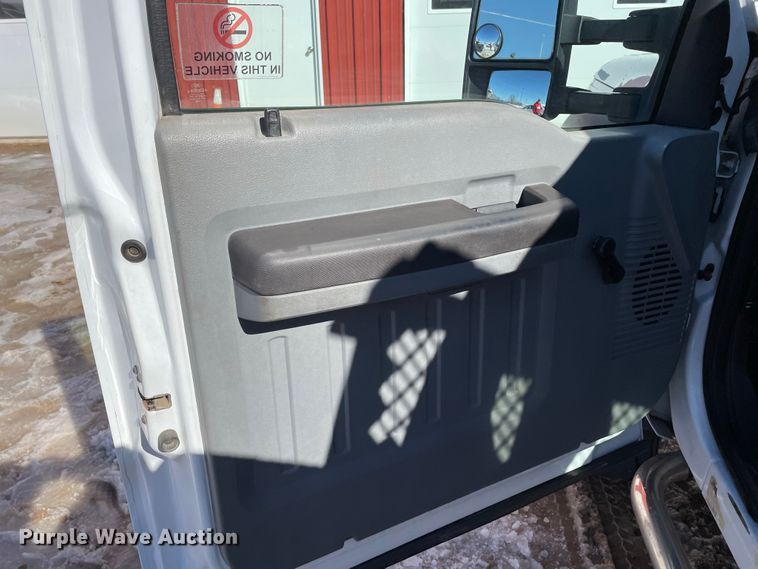 image for item JR9858 2011 Ford F550 Super Duty XL  utility / service truck