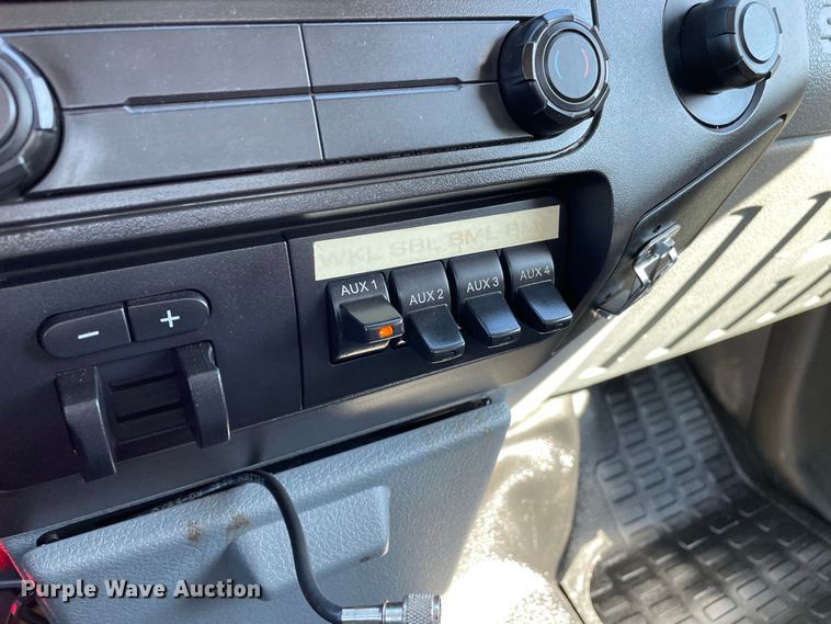 image for item JR9858 2011 Ford F550 Super Duty XL  utility / service truck