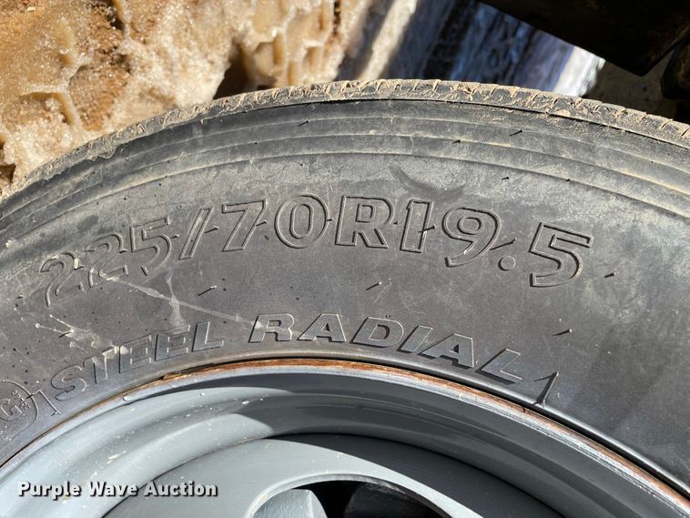 image for item JR9858 2011 Ford F550 Super Duty XL  utility / service truck