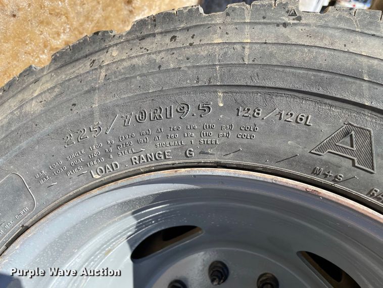 image for item JR9858 2011 Ford F550 Super Duty XL  utility / service truck