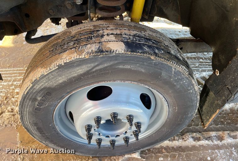 image for item JR9858 2011 Ford F550 Super Duty XL  utility / service truck