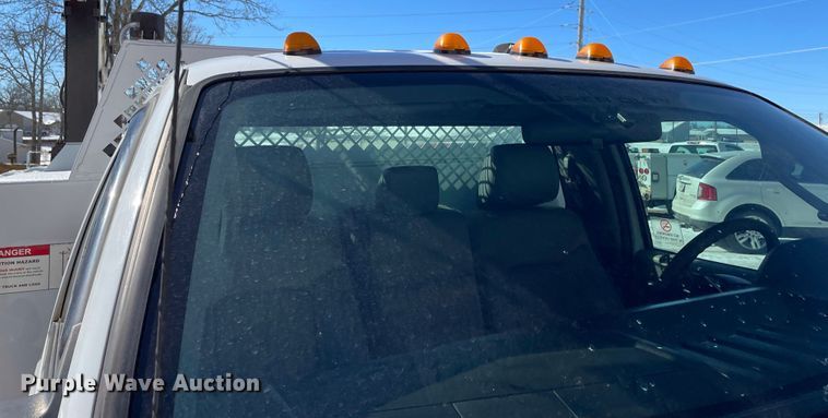 image for item JR9858 2011 Ford F550 Super Duty XL  utility / service truck