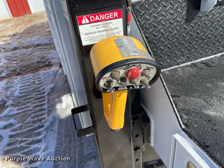 image for item JR9858 2011 Ford F550 Super Duty XL  utility / service truck