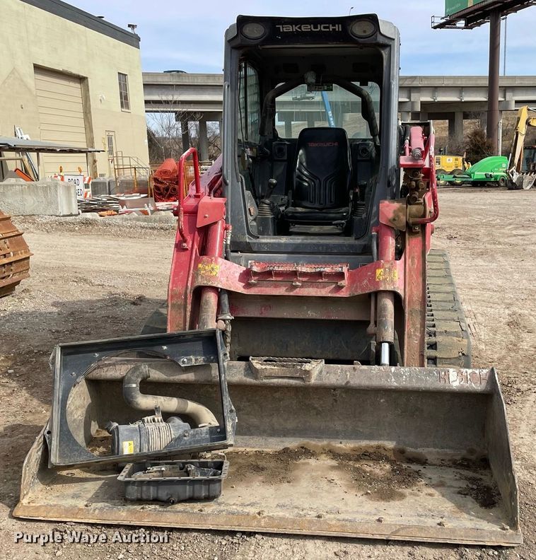 image for item JR9862 2017 Takeuchi TL12R2  tracked skid steer loader