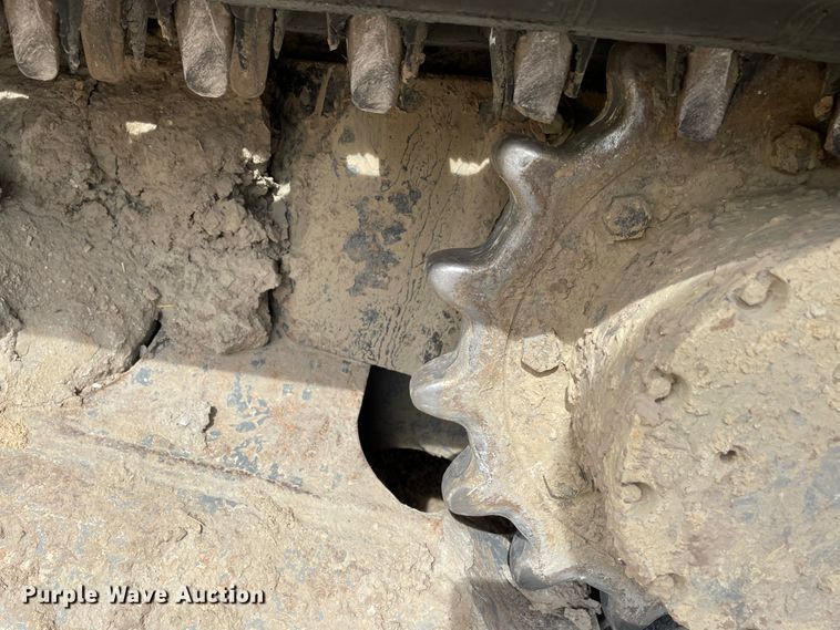 image for item JR9862 2017 Takeuchi TL12R2  tracked skid steer loader