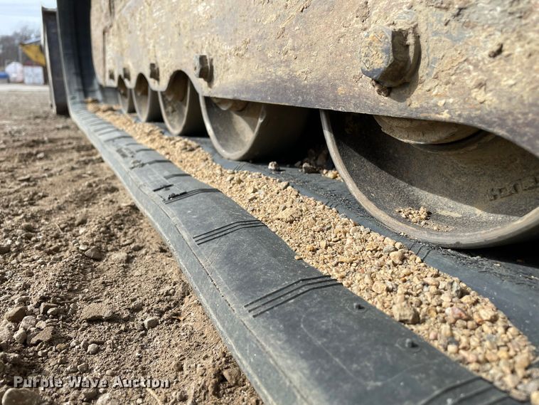 image for item JR9862 2017 Takeuchi TL12R2  tracked skid steer loader