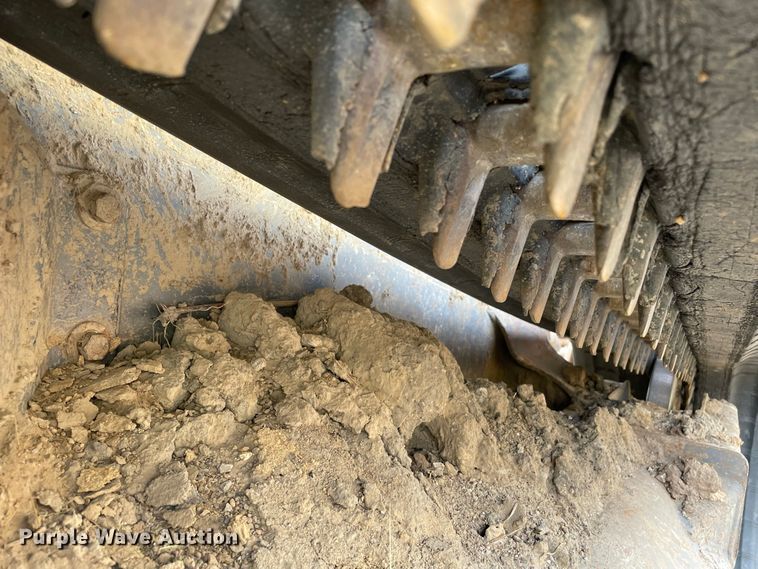 image for item JR9862 2017 Takeuchi TL12R2  tracked skid steer loader