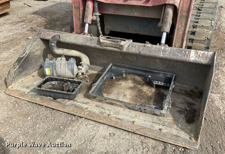 image for item JR9862 2017 Takeuchi TL12R2  tracked skid steer loader