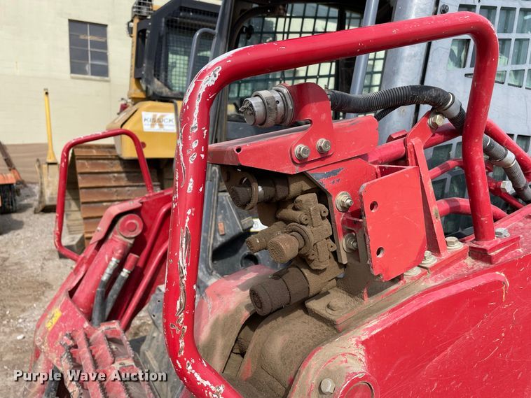 image for item JR9862 2017 Takeuchi TL12R2  tracked skid steer loader