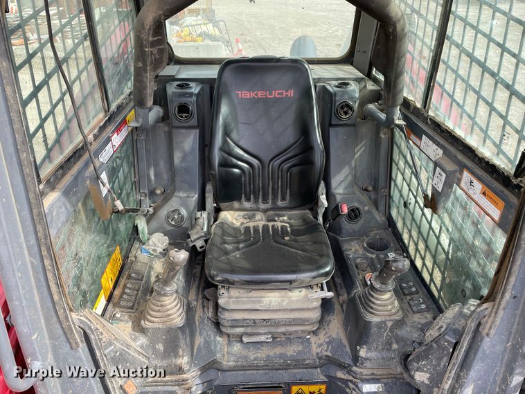 image for item JR9862 2017 Takeuchi TL12R2  tracked skid steer loader