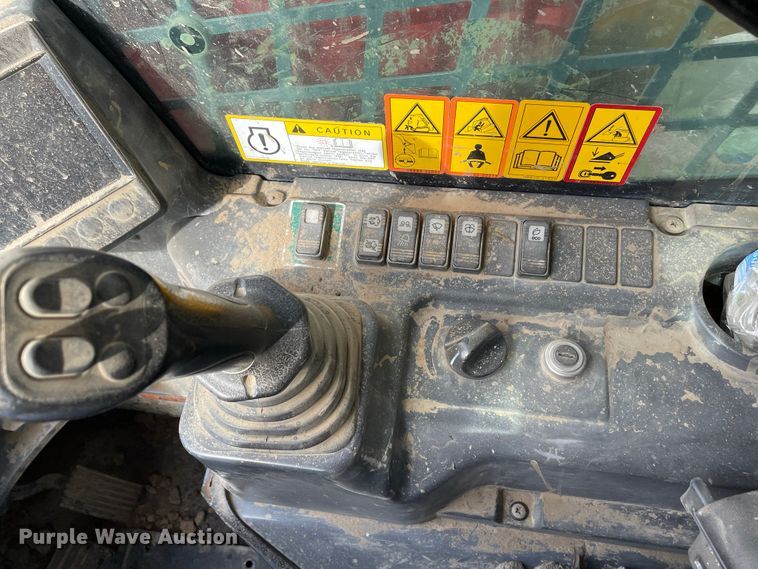 image for item JR9862 2017 Takeuchi TL12R2  tracked skid steer loader