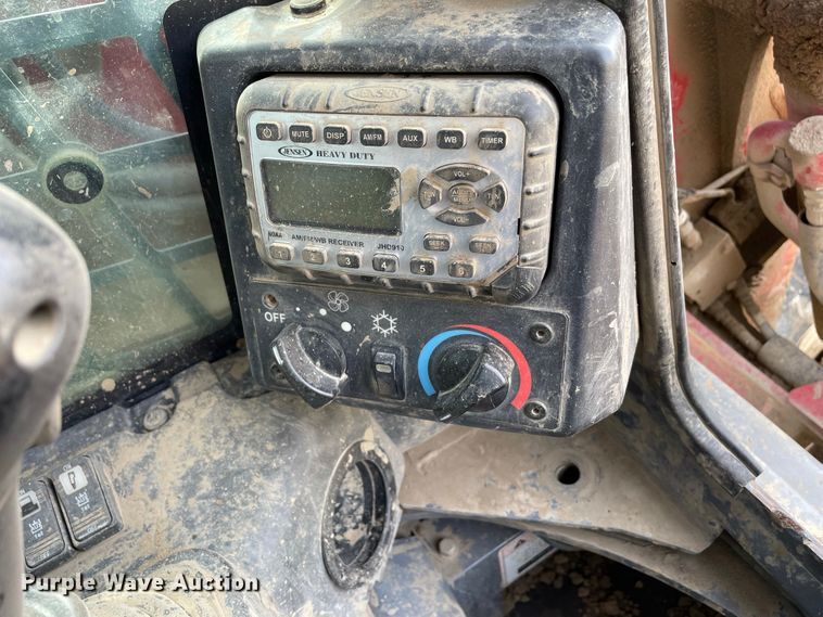 image for item JR9862 2017 Takeuchi TL12R2  tracked skid steer loader