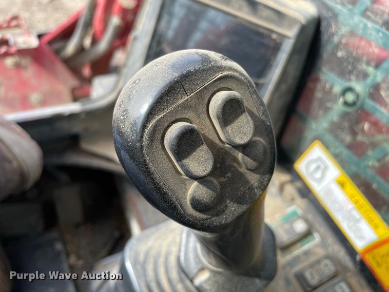 image for item JR9862 2017 Takeuchi TL12R2  tracked skid steer loader