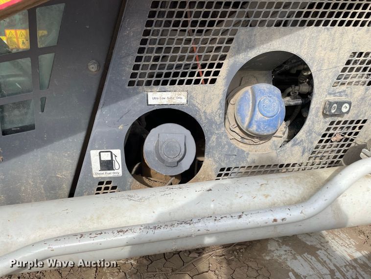 image for item JR9862 2017 Takeuchi TL12R2  tracked skid steer loader