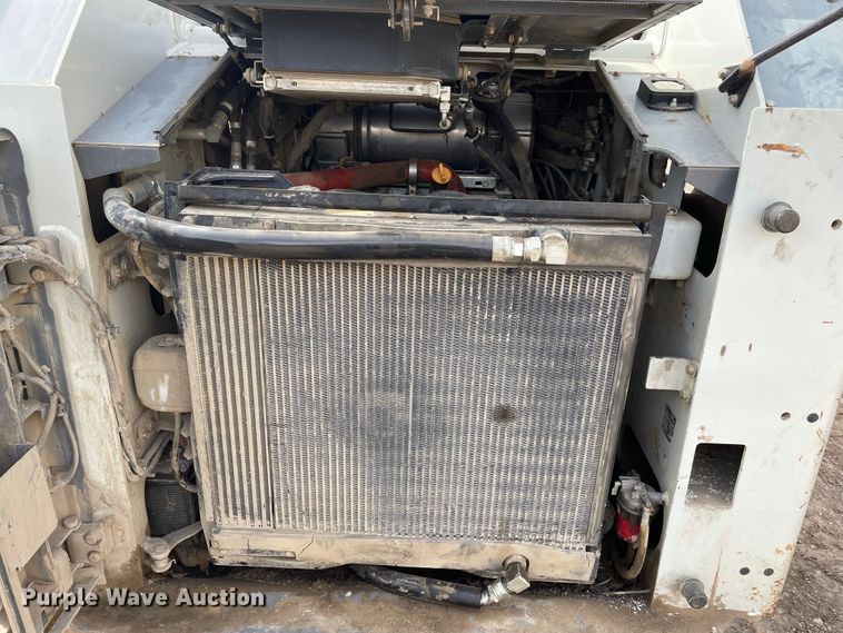 image for item JR9862 2017 Takeuchi TL12R2  tracked skid steer loader