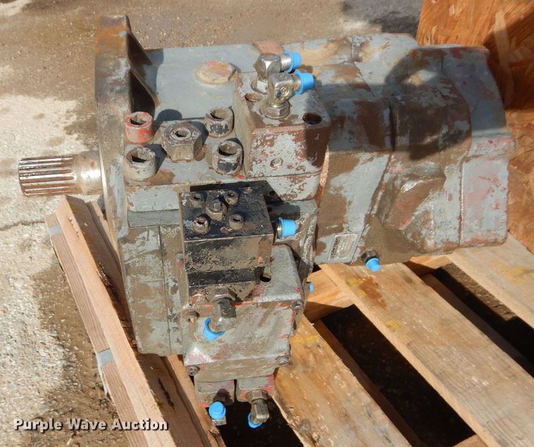 image for item JX9208 (2) Kawasaki NV270H-141L hydraulic pumps