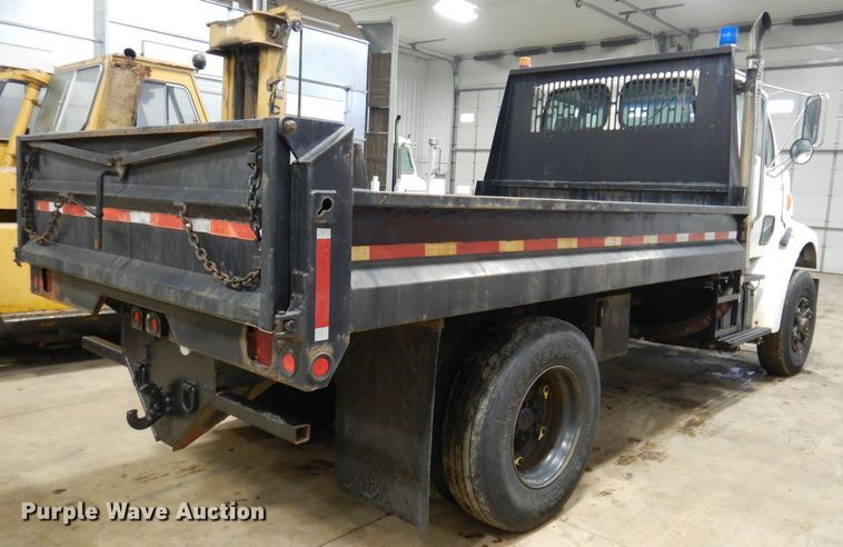 image for item KG9986 1998 Ford Louisville  flatbed truck